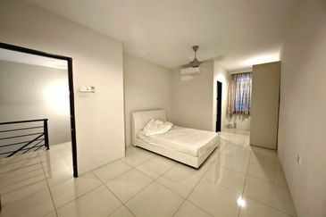 TAMAN MERU DESA PARK