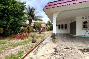 Sungai Siput Taman Jalong Huge Single Storey Bungalow House 