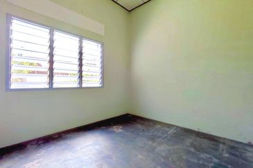 Sungai Siput Taman Jalong Huge Single Storey Bungalow House 