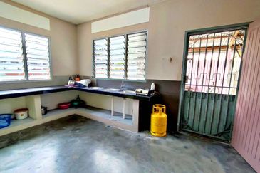 Sungai Siput Taman Jalong Huge Single Storey Bungalow House 