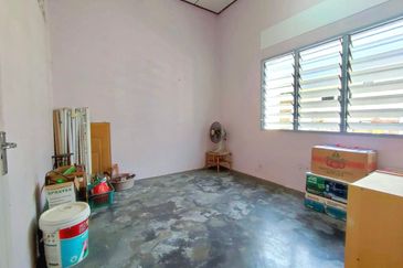 Sungai Siput Taman Jalong Huge Single Storey Bungalow House 