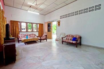 Sungai Siput Taman Jalong Huge Single Storey Bungalow House 