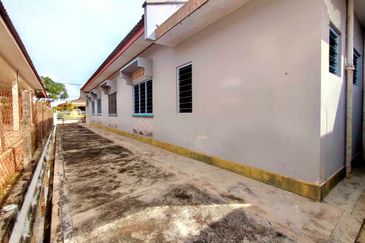 Sungai Siput Taman Jalong Huge Single Storey Bungalow House 