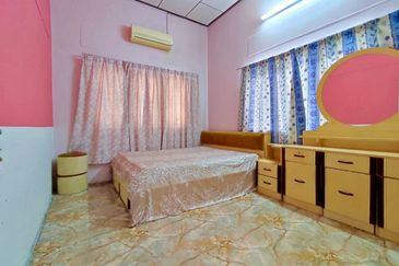 Sungai Siput Taman Jalong Huge Single Storey Bungalow House 