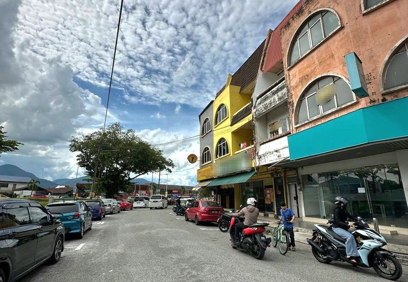 Jalan Tasek Ipoh Very Rare 3 Storey Shoplot 2 Units Facing Main Road Strategic Location Near Ipoh Garden Bercham Tasek