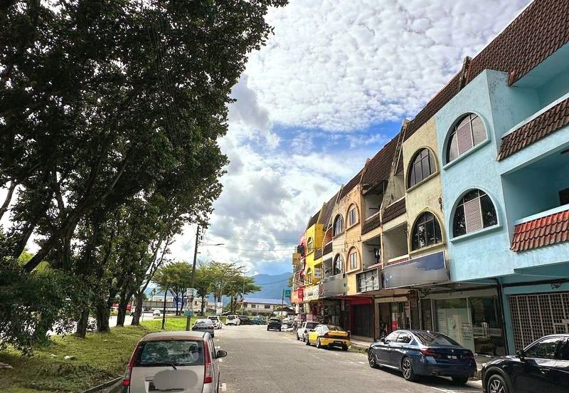 Jalan Tasek Ipoh Very Rare 3 Storey Shoplot 2 Units Facing Main Road Strategic Location Near Ipoh Garden Bercham Tasek