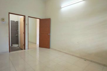 Chemor Low Cost Spacious Single Storey Semi-D House Good Condition 