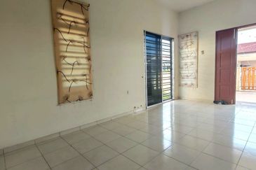 Chemor Low Cost Spacious Single Storey Semi-D House Good Condition 