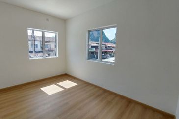 Gunung Rapat Wira Jaya Nice 2 Storey Terrace House Corner Unit With Renovation 