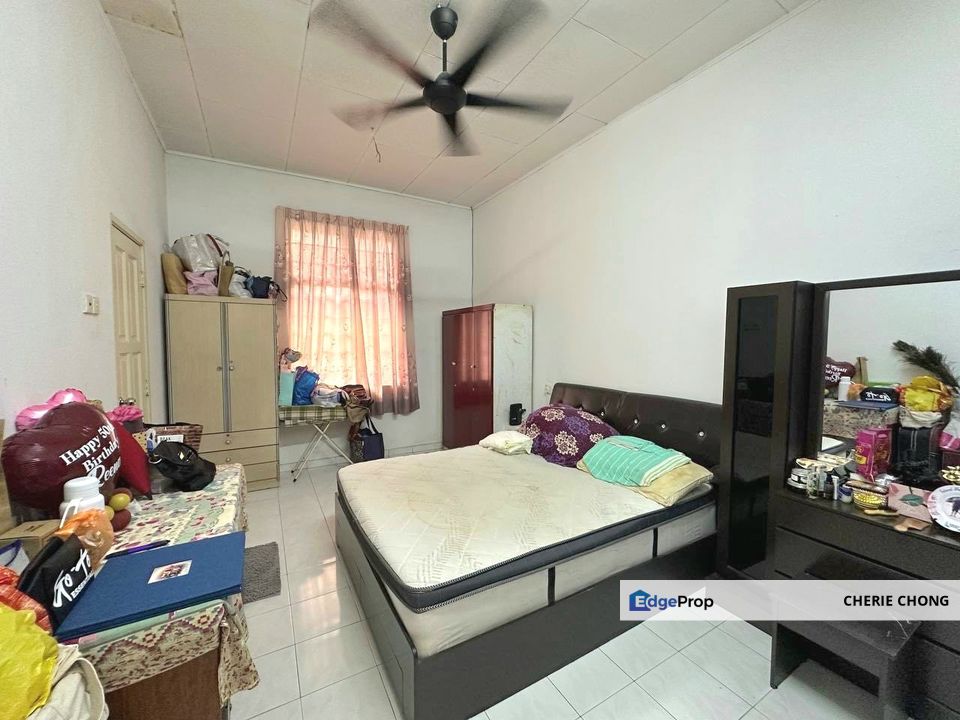 Taman Pinji Perdana Good Condition Double Storey Terrace House Below Market Value , Perak, Lahat