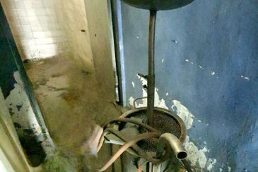 Kawasan Perindustrian Pinggir Bercham 1.5 Storey 2 Adjoining Factory Good Location 