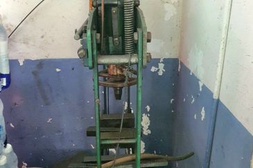 Kawasan Perindustrian Pinggir Bercham 1.5 Storey 2 Adjoining Factory Good Location 