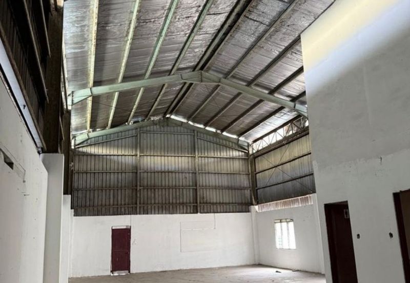 Kawasan Perindustrian Ringan Bercham Bungalow Factory Newly Paint 