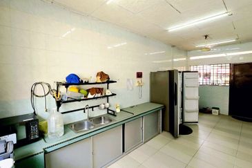 Menglembu Good Condition 2 Storey Terrace House Corner Unit With Renovation 