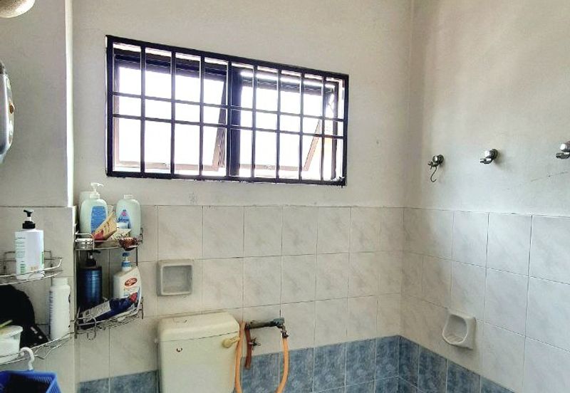 Menglembu Good Condition 2 Storey Terrace House Corner Unit With Renovation 