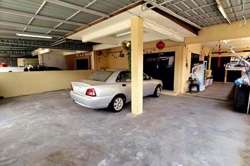 Menglembu Good Condition 2 Storey Terrace House Corner Unit With Renovation 