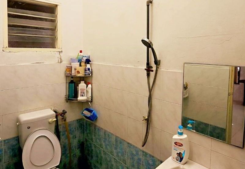 Menglembu Good Condition 2 Storey Terrace House Corner Unit With Renovation 