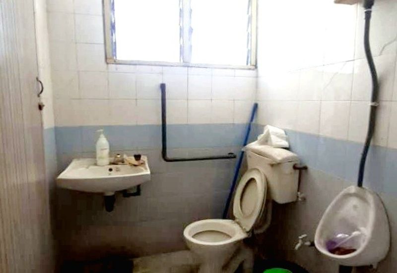 Menglembu Bandar Lahat Baru Prime Area 2 Storey Shoplot Facing Main Road High Exposure Good Investment 