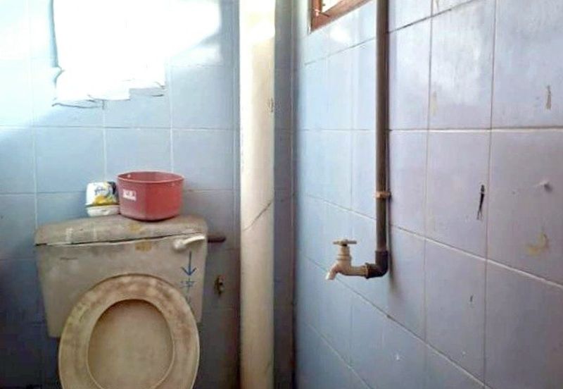 Menglembu Bandar Lahat Baru Prime Area 2 Storey Shoplot Facing Main Road High Exposure Good Investment 