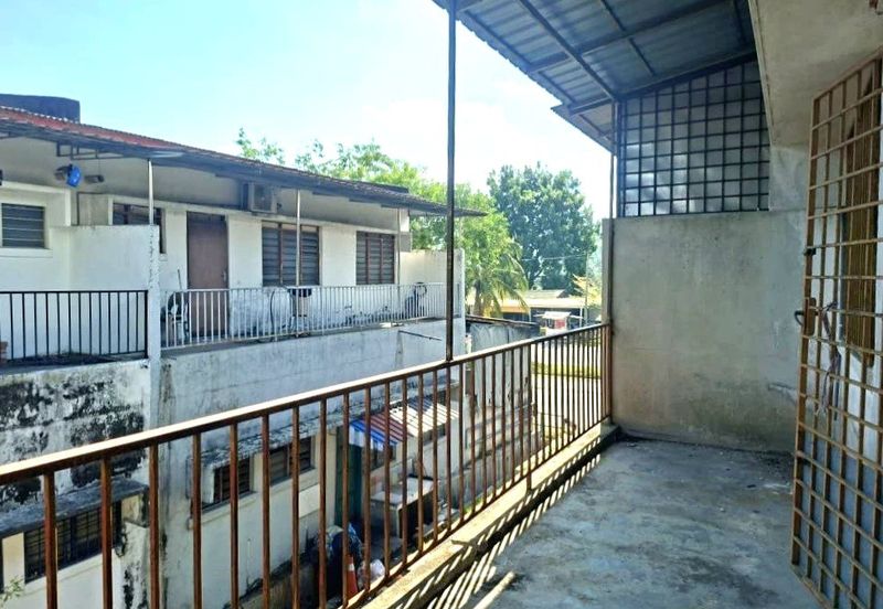 Menglembu Bandar Lahat Baru Prime Area 2 Storey Shoplot Facing Main Road High Exposure Good Investment 