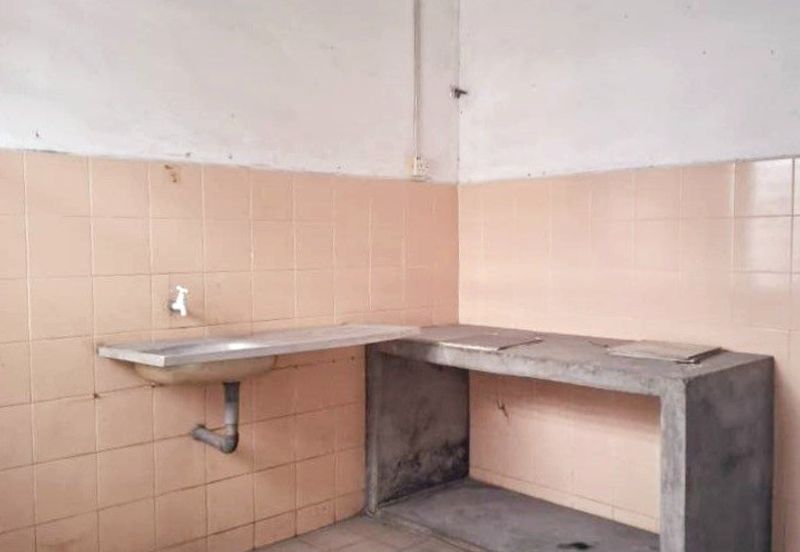 Menglembu Bandar Lahat Baru Prime Area 2 Storey Shoplot Facing Main Road High Exposure Good Investment 