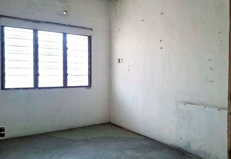 Menglembu Bandar Lahat Baru Prime Area 2 Storey Shoplot Facing Main Road High Exposure Good Investment 