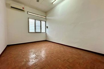 Taman Cempaka Ipoh Good Condition 2 Storey Terrace House Carporch Awning Tiles Near Gunung Rapat & Ipoh Town 