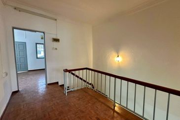 Taman Cempaka Ipoh Good Condition 2 Storey Terrace House Carporch Awning Tiles Near Gunung Rapat & Ipoh Town 