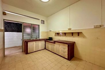 Taman Cempaka Ipoh Good Condition 2 Storey Terrace House Carporch Awning Tiles Near Gunung Rapat & Ipoh Town 