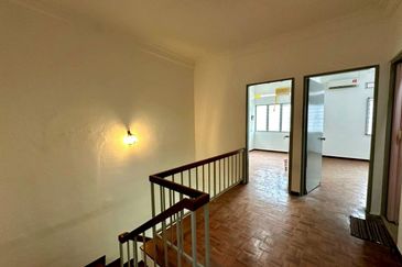 Taman Cempaka Ipoh Good Condition 2 Storey Terrace House Carporch Awning Tiles Near Gunung Rapat & Ipoh Town 