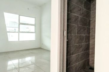 TASEK AVENUE RESIDENT