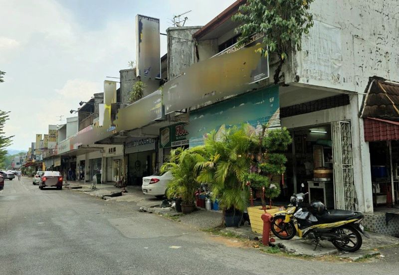 Ipoh Garden Jalan Lau Pak Khuan Good Condition Double Storey Shoplot 