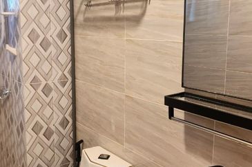 The Palazzo Condo Modern & Nice Unit With 2 Carparks Near Ipoh Garden 