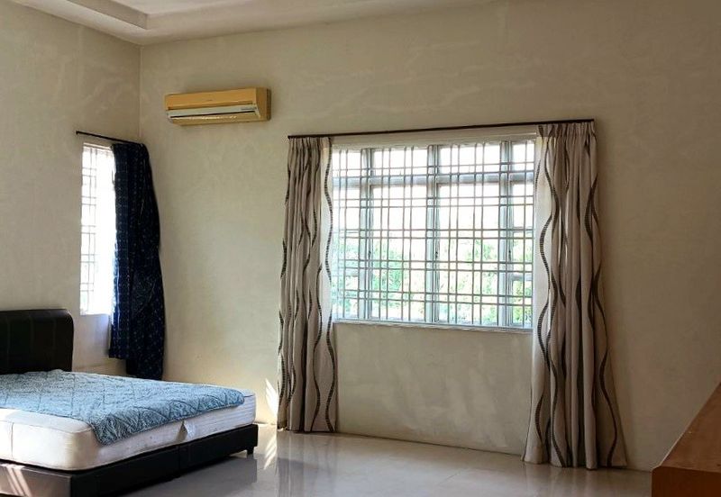 Taman River Villas Luxury Double Storey Bungalow Well-maintained Near Airport 