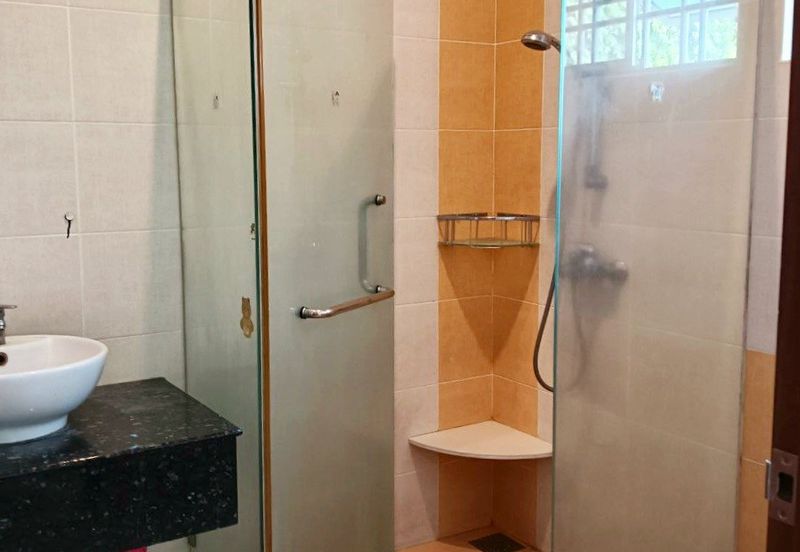 Taman River Villas Luxury Double Storey Bungalow Well-maintained Near Airport 