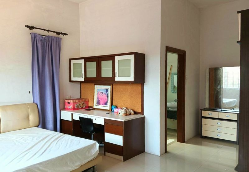 Taman River Villas Luxury Double Storey Bungalow Well-maintained Near Airport 