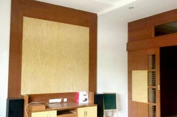 Taman River Villas Luxury Double Storey Bungalow Well-maintained Near Airport 