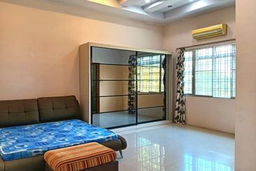 Taman River Villas Luxury Double Storey Bungalow Well-maintained Near Airport 