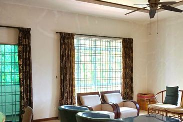 Taman River Villas Luxury Double Storey Bungalow Well-maintained Near Airport 