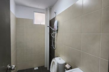 Meru Scientex Condominium High Floor Nice Unit With Tight Security 