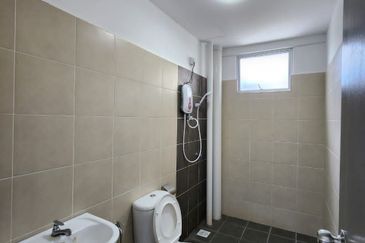 Meru Scientex Condominium High Floor Nice Unit With Tight Security 