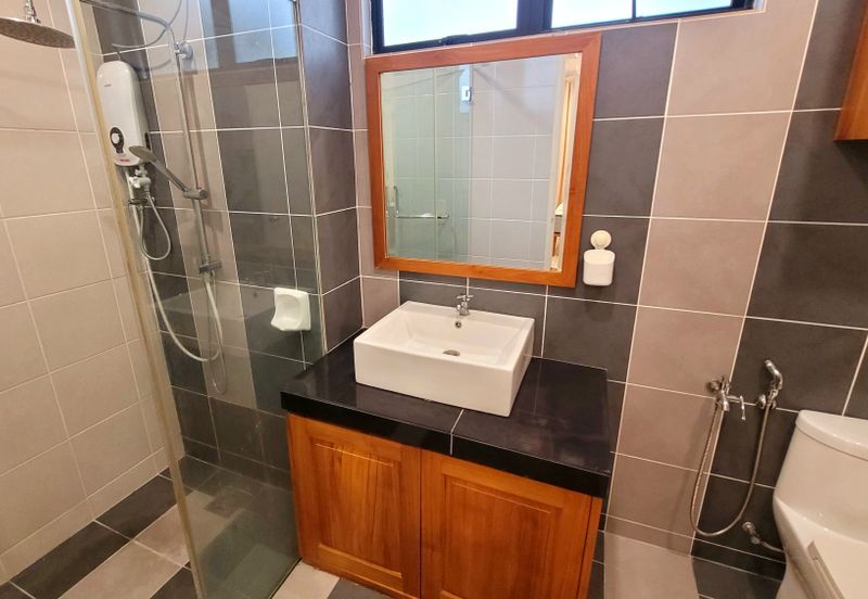 Upper East @ Tiger Lane