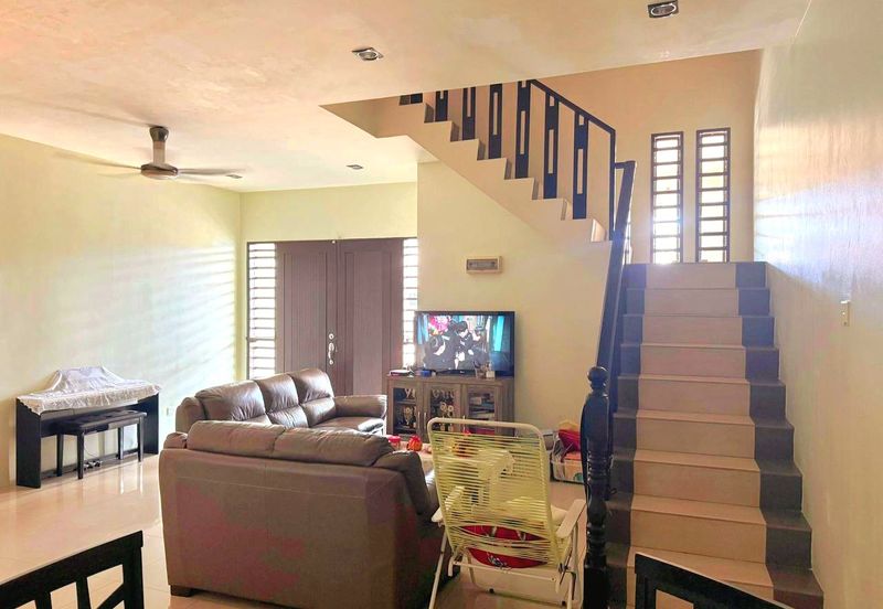 Menglembu Taman Desa Rishah Permai 3 Storey Terrace House Good Condition 