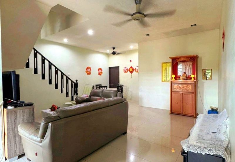 Menglembu Taman Desa Rishah Permai 3 Storey Terrace House Good Condition 