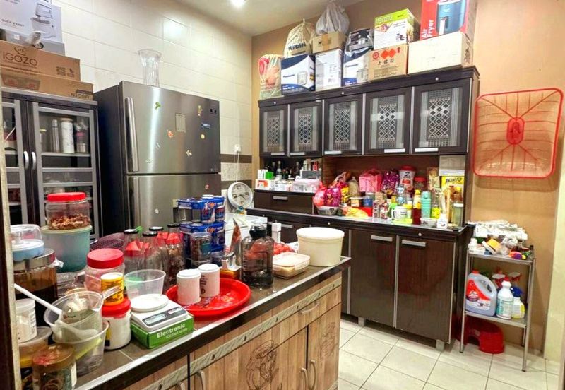 Menglembu Taman Desa Rishah Permai 3 Storey Terrace House Good Condition 