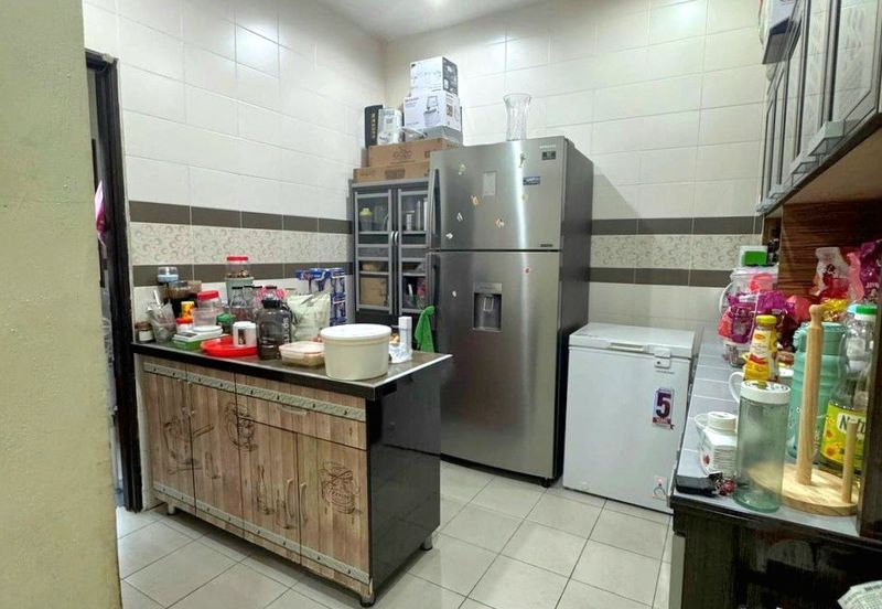 Menglembu Taman Desa Rishah Permai 3 Storey Terrace House Good Condition 