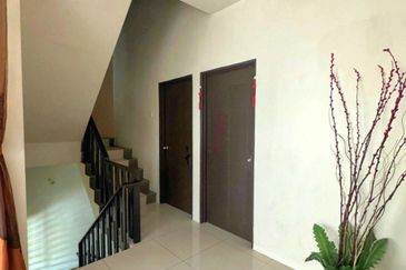 Menglembu Taman Desa Rishah Permai 3 Storey Terrace House Good Condition 
