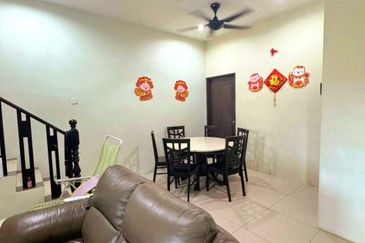 Menglembu Taman Desa Rishah Permai 3 Storey Terrace House Good Condition 
