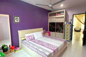 Menglembu Taman Desa Rishah Permai 3 Storey Terrace House Good Condition 