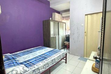 Menglembu Taman Desa Rishah Permai 3 Storey Terrace House Good Condition 
